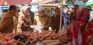 Jelang Idul Fitri, harga sejumlah kebutuhan pokok di Pasar Sekumpul Martapura relatif aman