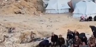 Momen pilu warga Gaza sholat id di tengah reruntuhan bangunan