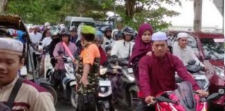 Sejak pagi jamaah haul Datu Kelampaian mulai berdatangan