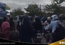 Jamaah haul Datu Kelampaian penuhi ruas Jalan Martapura Lama Teluk Selong