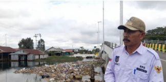 Warga resah tumpukan sampah dibawah Jembatan Simpang Empat Jejangkit