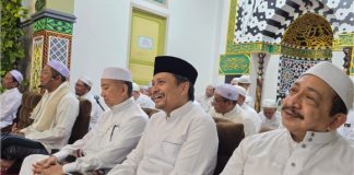 Wagub H. Hasnuryadi dan Wabup Banjar H. Said Idrus, ikuti acara haul ke 86 KH. Kasyful Anwar di Martapura