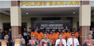 Kasus pencurian emas dan sepeda motor berhasil diungkap Polres Banjar serta mengamankan 2 pelakunya