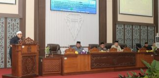 Wakil bupati sampaikan dua raperda dalam rapat paripurna DPRD Kabupaten Banjar