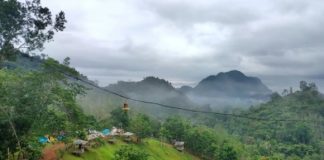 Kampung Bambu: Hiking singkat dengan pemandangan menakjubkan di Hulu Sungai Tengah