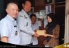 Lurah Teluk Tiram salurkan bantuan kemanusiaan untuk pegawai non-ASN