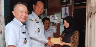 Lurah Teluk Tiram salurkan bantuan kemanusiaan untuk pegawai non-ASN