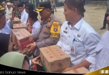 Bupati Batola salurkan bantuan untuk korban banjir di Kecamatan Tabukan