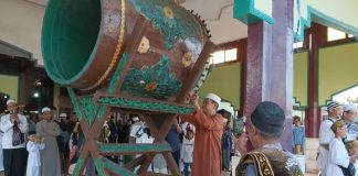 Momen langka: Bedug bergema di Masjid Jami Sungai Jingah usai sholat Idul Adha