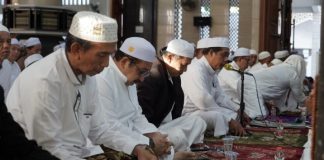 Wakil Bupati Banjar, H. Said Idrus, sholat Idul Adha di Masjid Pancasila Sekumpul