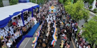 Ribuan peserta meriahkan pawai taaruf MTQ Nasional XXXVI Kalsel