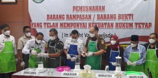 Sekretaris DPRD Barito Kuala saksikan pemusnahan barang bukti