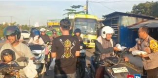 Komunitas TFTT Alumni Bintara Polri 2003 gelombang I bagikan 200 nasi kotak di hari ulang tahunnya
