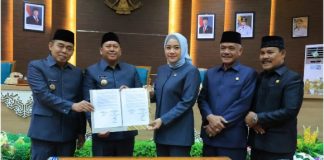 DPRD Batola setujui KUA-PPAS APBD 2026, soroti target PAD yang masih rendah