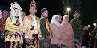 Walikota Banjarmasin meriahkan Karnaval Budaya Nusantara JKPI ke-11 di Yogyakarta dengan busana adat Banjar