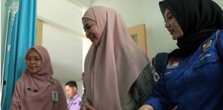 Ketua TP PKK HST dan KNPI gelar aksi donor darah dan kunjungi pasien operasi celah bibir