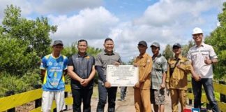 Julong Group tingkatkan aksesibilitas Desa Sinar Baru melalui pembangunan jembatan