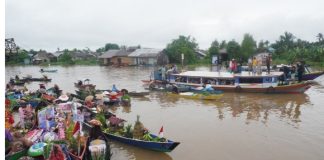 Semarak Festival Pasar Terapung Lok Baintan 2025: Lima ratus jukung hiasi Sungai Martapura