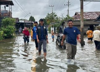 Tinjau warga korban Banjir, Bupati Banjar : Air mulai surut, tetap waspadai banjir susulan