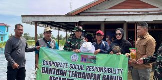 Julong Group salurkan bantuan Rp 50 juta, 485 paket sembako bantu korban banjir Mandastana