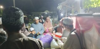 Warga Pemurus Dalam sediakan makanan gratis untuk jamaah haul Guru Sekumpul