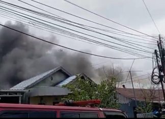 Dua rumah ludes dilalap api di Pemurus Dalam, diduga berawal dari dinding kamar