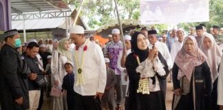 Safari Ramadhan di Sungai Pinang, Bupati Saidi Mansyur dan TP. PKK Banjar serahkan bantuan keagamaan