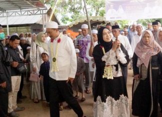 Safari Ramadhan di Sungai Pinang, Bupati Saidi Mansyur dan TP. PKK Banjar serahkan bantuan keagamaan