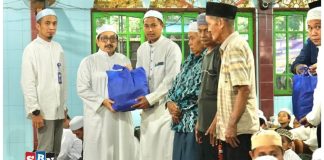 Wakil Bupati Banjar gelar safari Ramadhan hari keenam di Desa Telaga Baru, dan serahkan bantuan Rp 50 juta