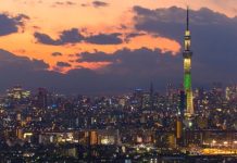 Keindahan dua sisi negeri Sakura: Pesona senja Tokyo dan keajaiban patung raksasa Gunma