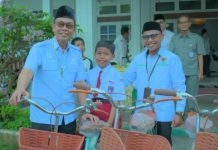 Dukung generasi muda, BAZNAS dan Pemkab HSS salurkan bantuan pendidikan