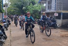 Bupati Shalahuddin keliling Kota Muara Teweh, olahraga sambil pantau jalan dan sapa warga