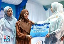 Suguhan istimewa penutup Banjar Bershalawat: Hadiah umrah untuk Anisa jemaah asal Karang Intan