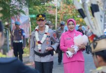 AKBP Irnanda Oktora resmi jabat Kapolres Barito Utara, disambut meriah dengan adat daerah