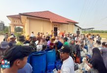 Krisis air bersih melanda Batola, ratusan warga Tamban antre air bersih