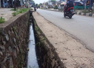 PUPR janji akan lakukan pembersihan lumpur dan sampah di selokan drainase Mantri Empat
