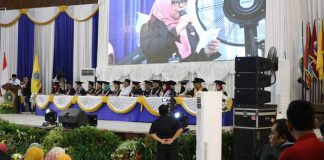 Dua orang mahasiswa Uniska dengan IPK 4 diberangkatkan umrah gratis gubernur H. Sabirin Noor