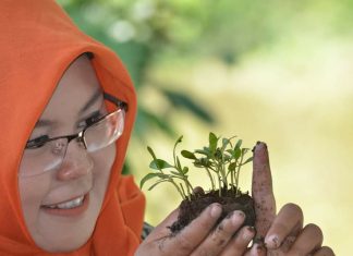 Perangi darurat iklim – Amalia Rezeki komitmen tanam 10.000 pohon Rambai