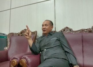 Anggota Komisi II DPRD Kabupaten Banjar, minta perusahaan daerah yang membebani keuangan daerah harus dibubarkan