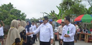 Bupati H.Ansharuddin apresiasi warga Desa Muara Jaya membangun Pusat Jajanan Kampung, sebagai bagian dari pelestarian budaya lokal