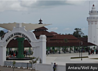Saat raja-raja di Jawa berburu gelar sultan
