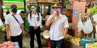 Saat berlangsungnya penerapan PSBB, masih ada ditemukan pedagang dan pengunjung yang tidak menggunakan masker