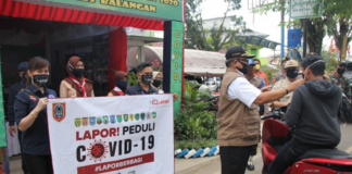 Lawan virus Corona, Bupati Balangan bersama Gugus Tugas dan Kominfo, bagikan 2000 masker gratis