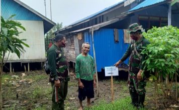 Selain jalan dan jembatan, Satgas TMMD juga bangun jamban sehat untuk warga Desa Sungai Telan Muara