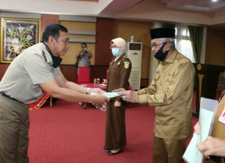 BPN serahkan Sertifikasi Hak Pakai Barang Milik Negara (BMN) ke Pemkab Banjar