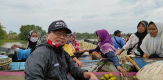 Haji Denny temui pedagang Lok Baintan, siap hidupkan wisata Kalsel