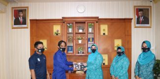 Gebrak Masker, TP PKK Banjar bagikan 20 ribu lebih masker gratis