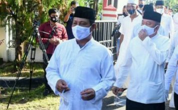 Diusung koalisi Golkar, PDIP dan PKS Pasangan H Sahbirin Noor dan H Muhidin serahkan berkas ke KPU