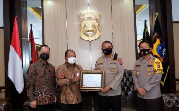 Tindak tegas ilegal BBM, Direktorat Polairud Polda Kalsel raih penghargaan Pertamina