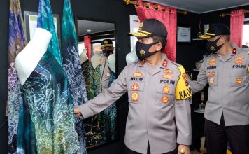 Majukan UKM daerah, Kapolda Kalsel canangkan penggunaan pakaian Sasirangan bagi anggota
